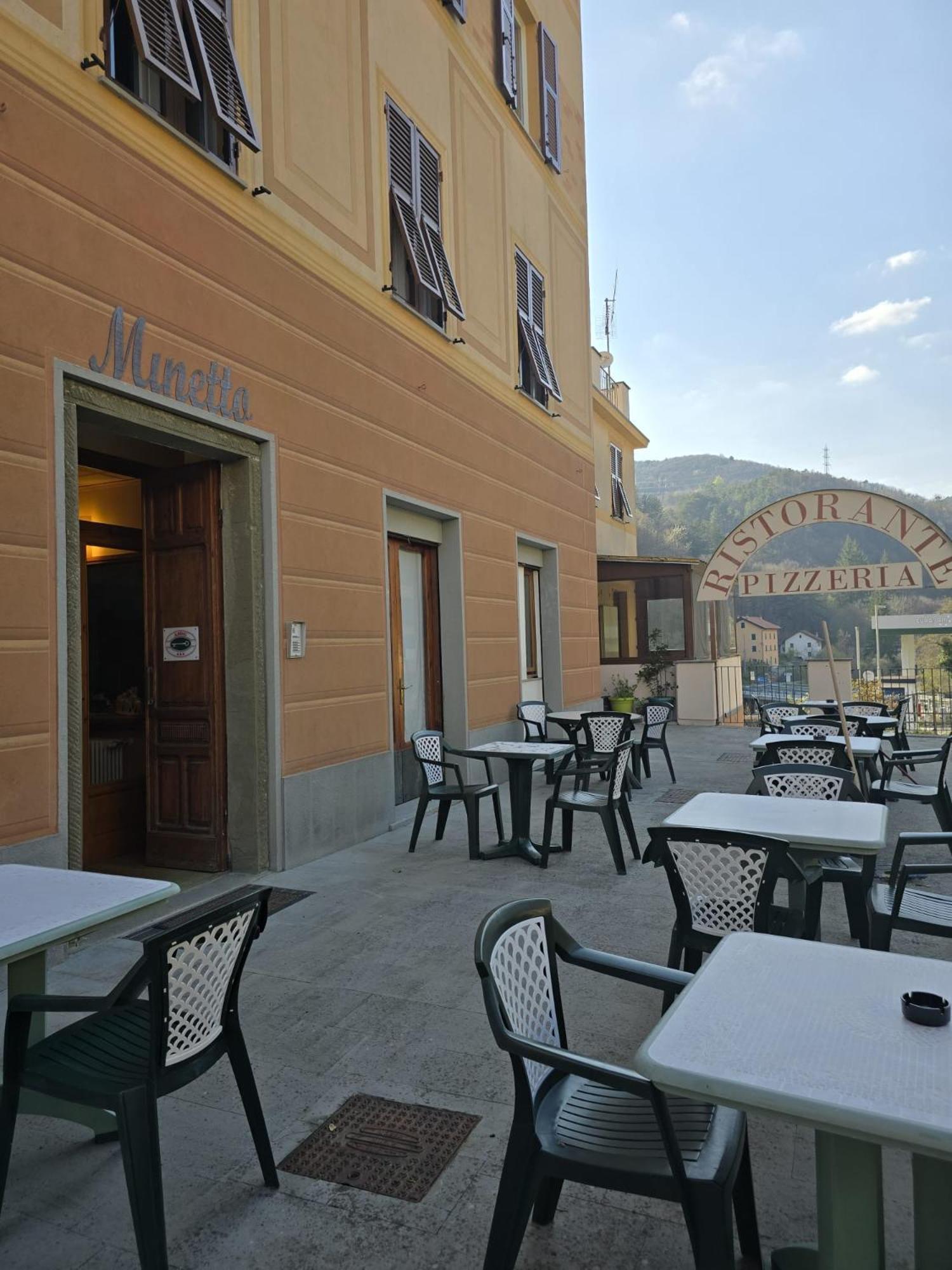 Albergo Minetto Martina Olba Bagian luar foto