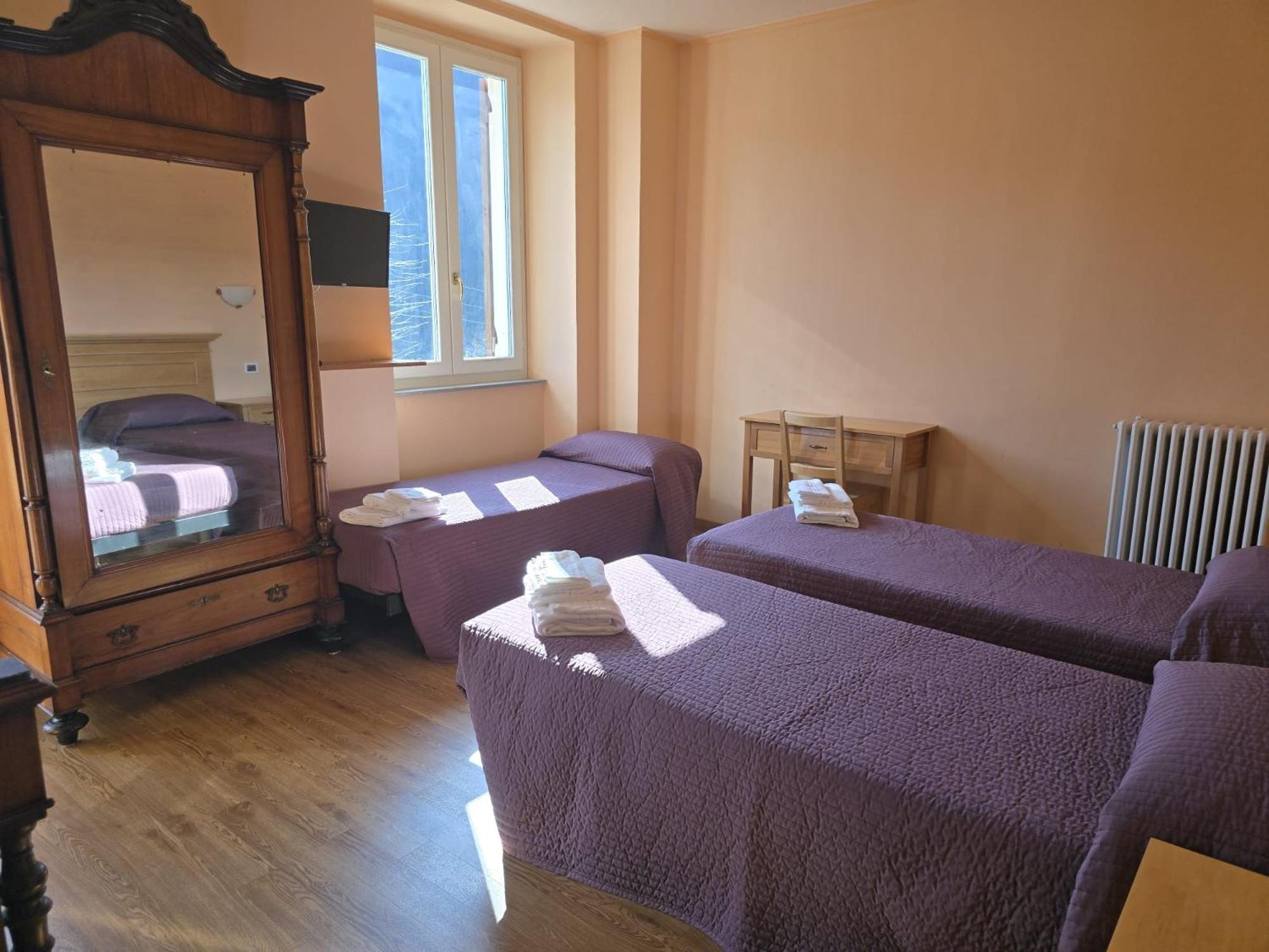 Albergo Minetto Martina Olba Bagian luar foto